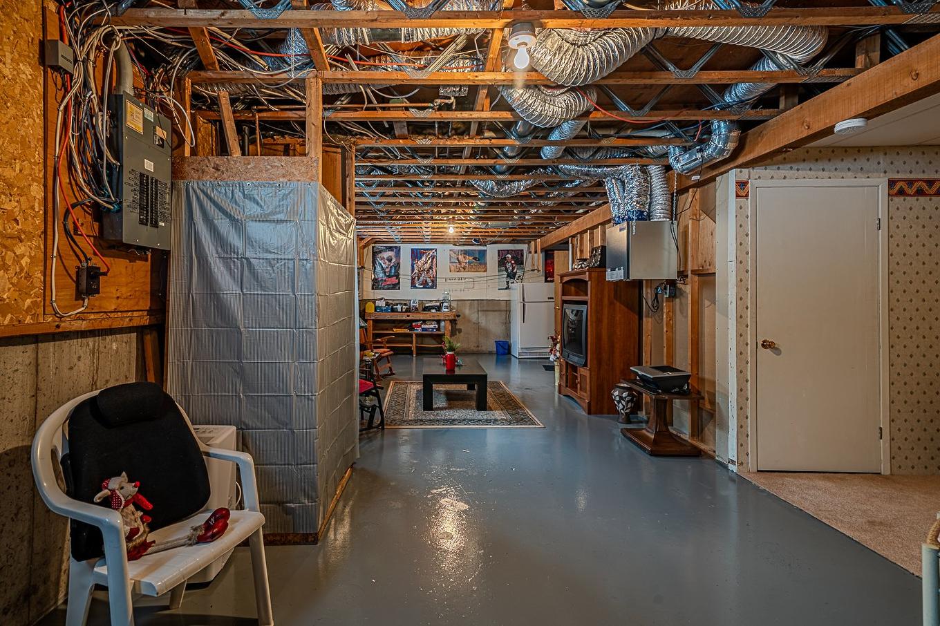 Basement - 124 Rue Poitras, Val-Des-Sources, QC - Indoor Photo Showing Basement