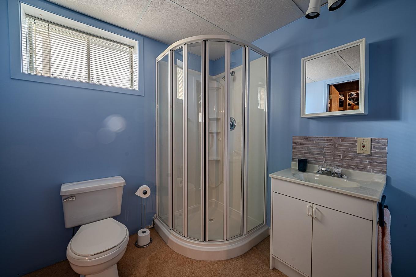 Bathroom - 124 Rue Poitras, Val-Des-Sources, QC - Indoor Photo Showing Bathroom