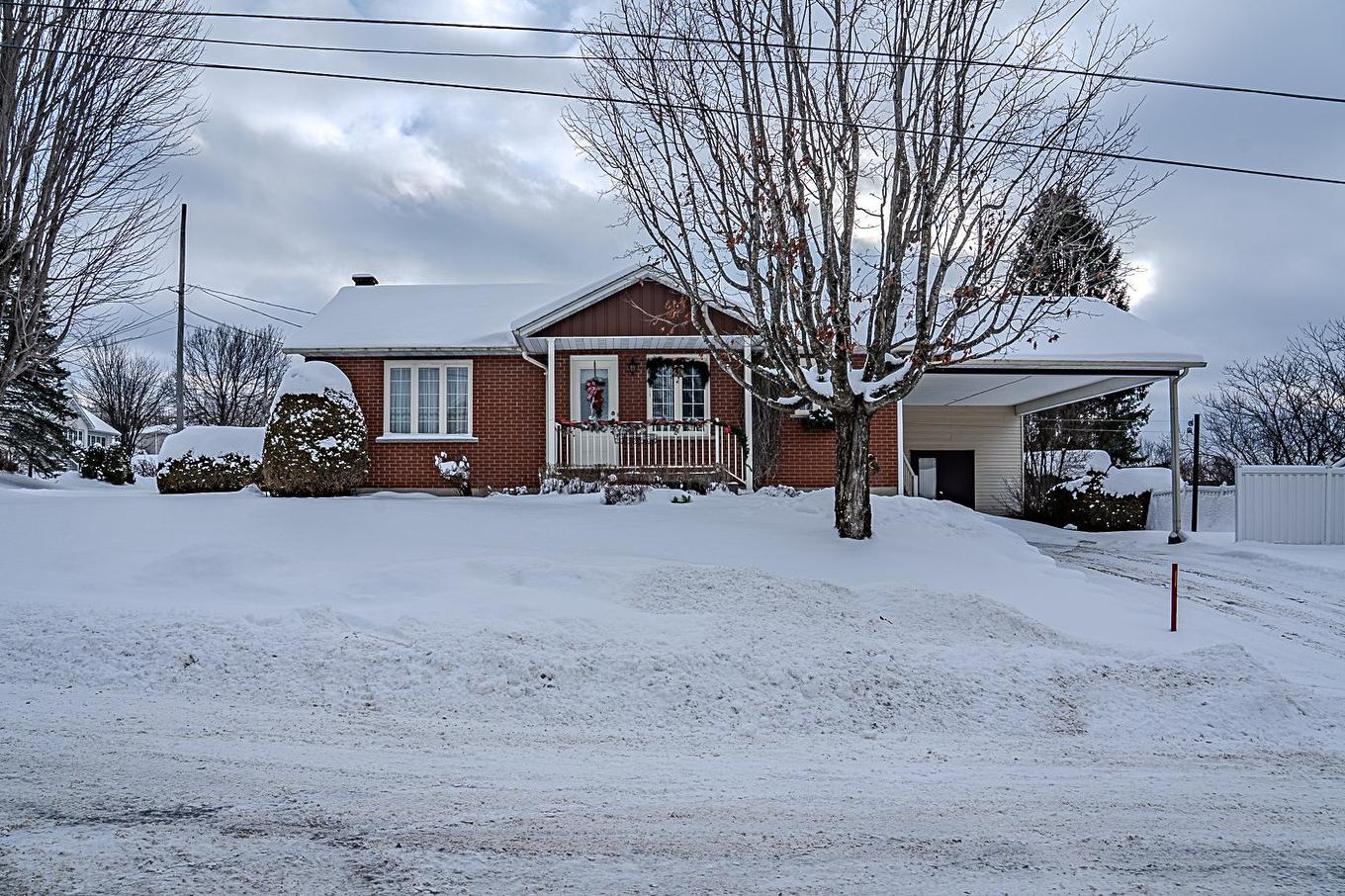 Frontage - 124 Rue Poitras, Val-Des-Sources, QC - Outdoor