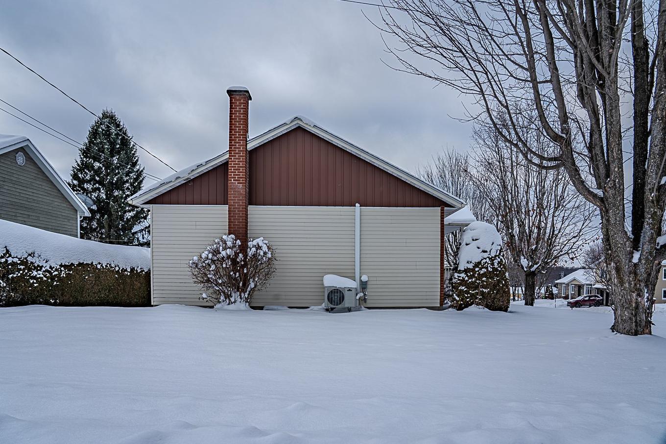 Frontage - 124 Rue Poitras, Val-Des-Sources, QC - Outdoor With Exterior