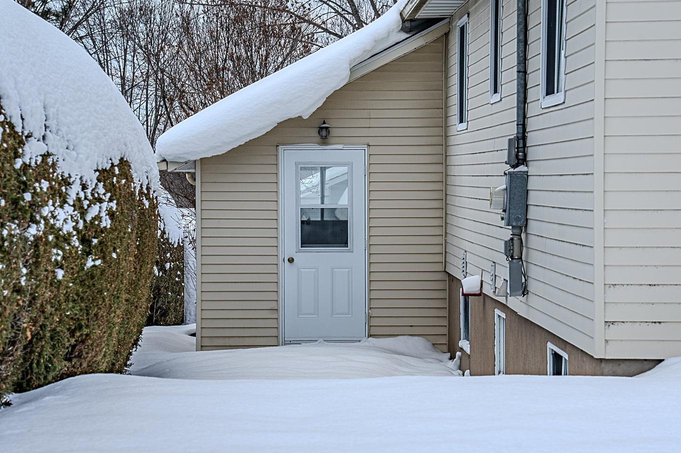 Frontage - 124 Rue Poitras, Val-Des-Sources, QC - Outdoor With Exterior