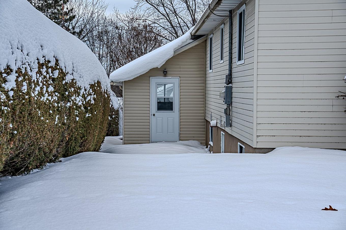 Frontage - 124 Rue Poitras, Val-Des-Sources, QC - Outdoor With Exterior