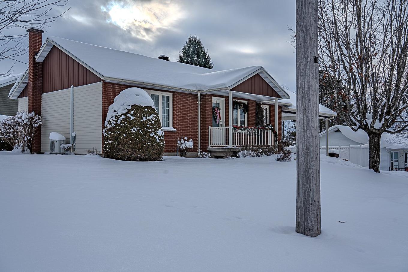 Frontage - 124 Rue Poitras, Val-Des-Sources, QC - Outdoor