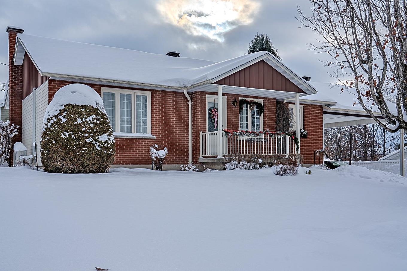 Frontage - 124 Rue Poitras, Val-Des-Sources, QC - Outdoor