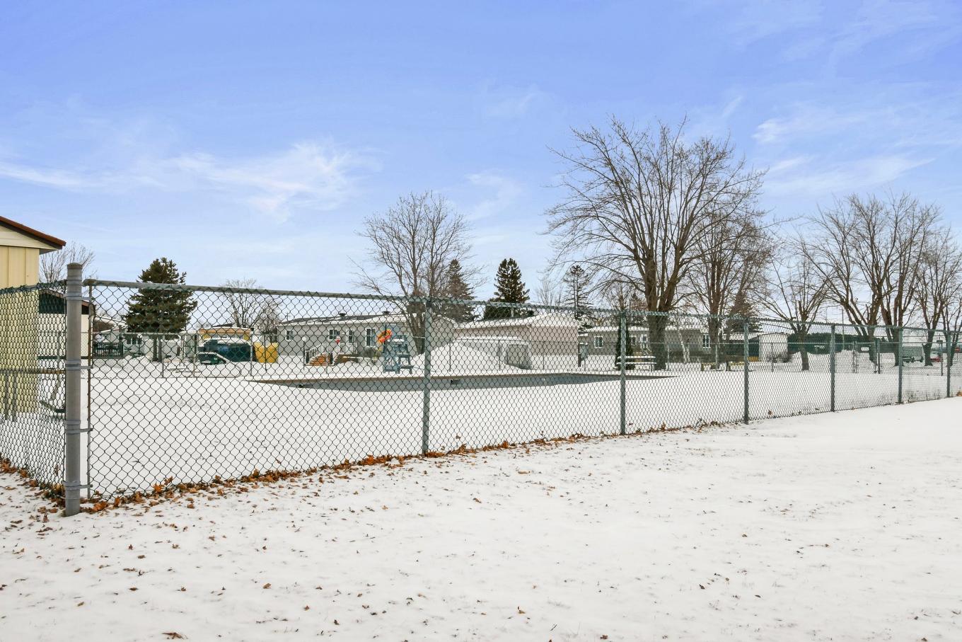 Piscine - 4 5E Avenue S., Saint-Mathieu, QC - Outdoor