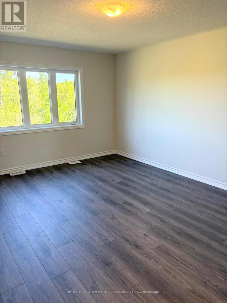 27 Hickey Lane, Kawartha Lakes (Lindsay), ON - Indoor Photo Showing Other Room