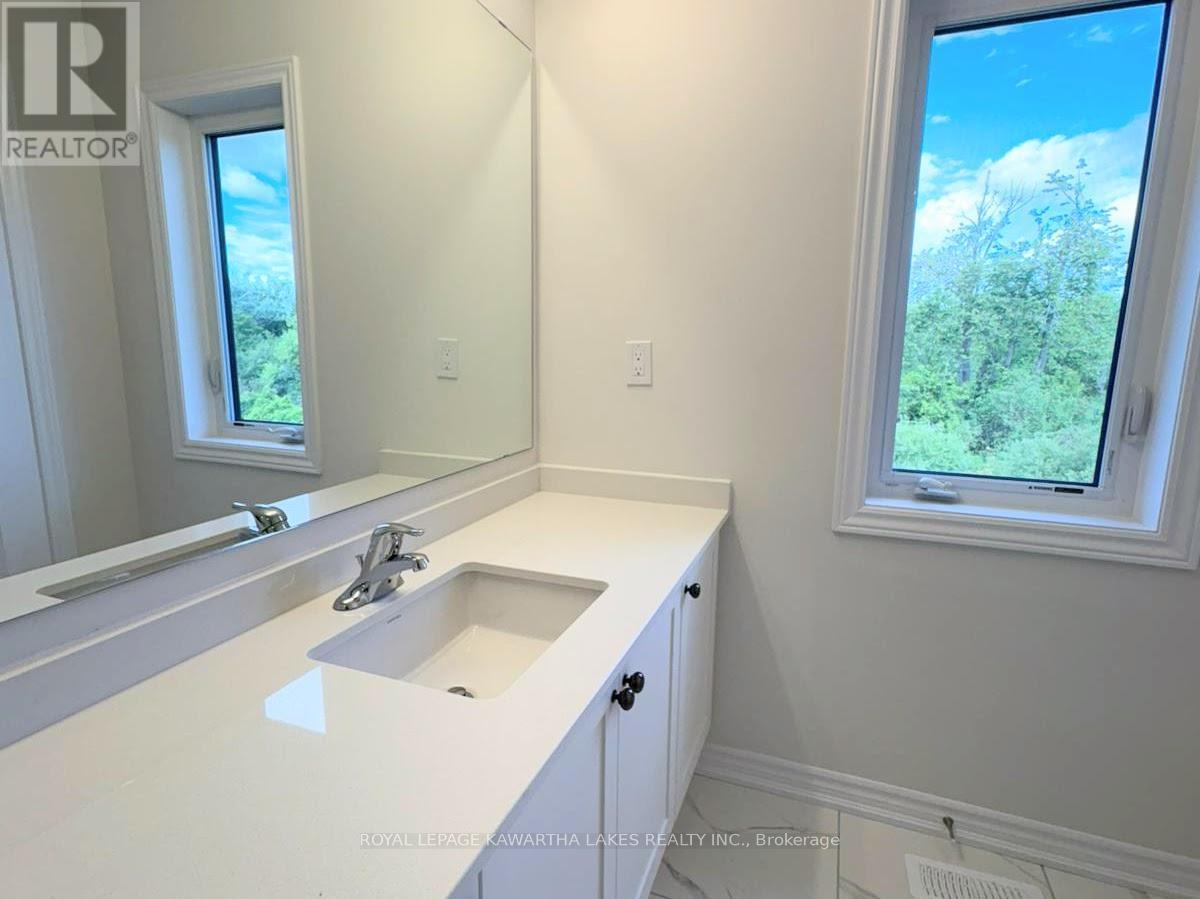 27 Hickey Lane, Kawartha Lakes (Lindsay), ON - Indoor Photo Showing Bathroom