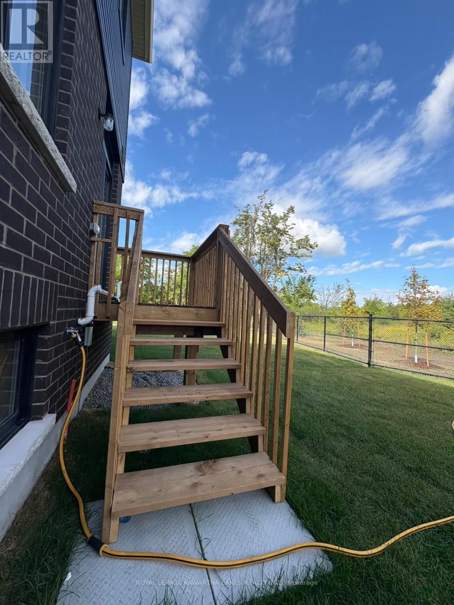 27 Hickey Lane, Kawartha Lakes (Lindsay), ON - Outdoor