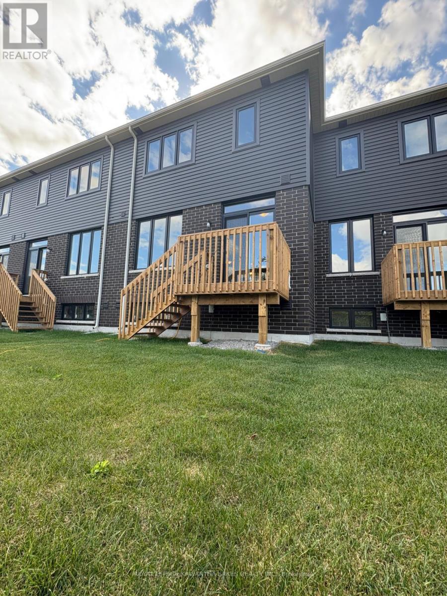 27 Hickey Lane, Kawartha Lakes (Lindsay), ON - Outdoor With Deck Patio Veranda