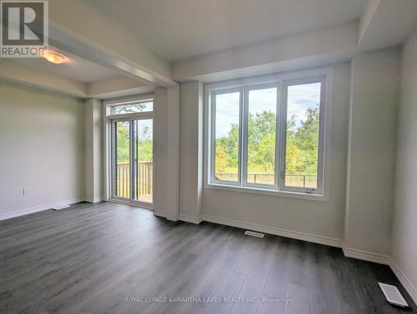 27 Hickey Lane, Kawartha Lakes (Lindsay), ON - Indoor Photo Showing Other Room