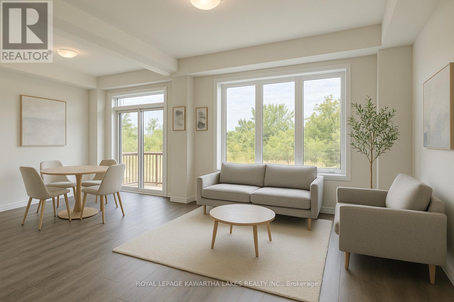 27 Hickey Lane, Kawartha Lakes (Lindsay), ON - Indoor Photo Showing Living Room