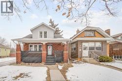 956 CURRY AVENUE Unit# UPPER Windsor, ON N9B 2C5