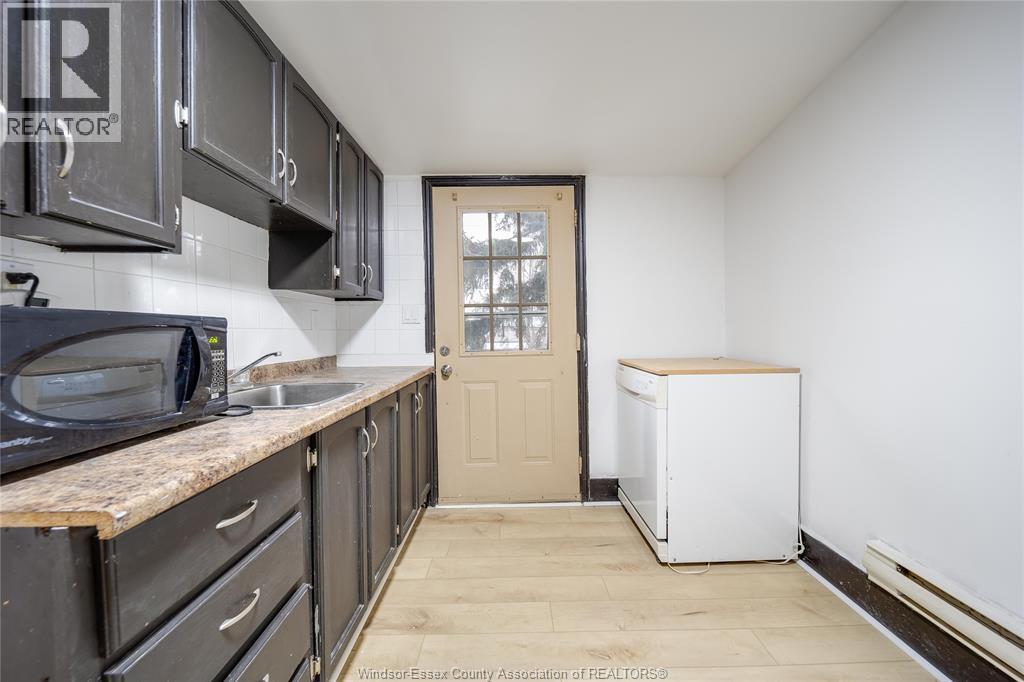 956 Curry Avenue Unit# Upper, Windsor, ON - Indoor Photo Showing Kitchen