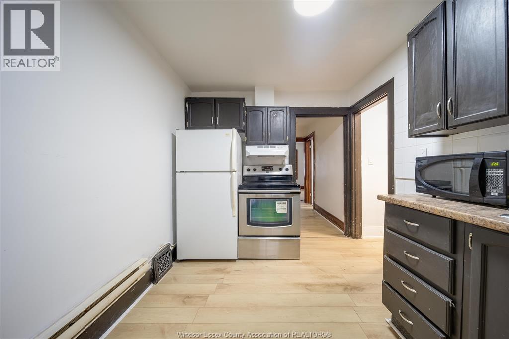 956 Curry Avenue Unit# Upper, Windsor, ON - Indoor Photo Showing Kitchen