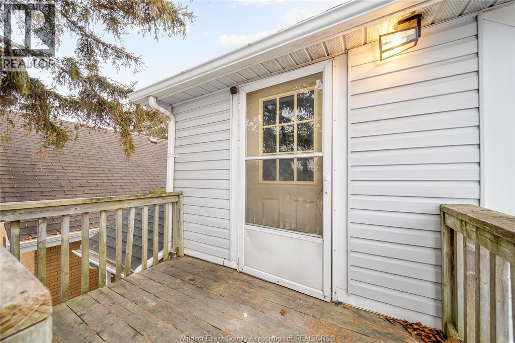 956 Curry Avenue Unit# Upper, Windsor, ON - Outdoor With Exterior