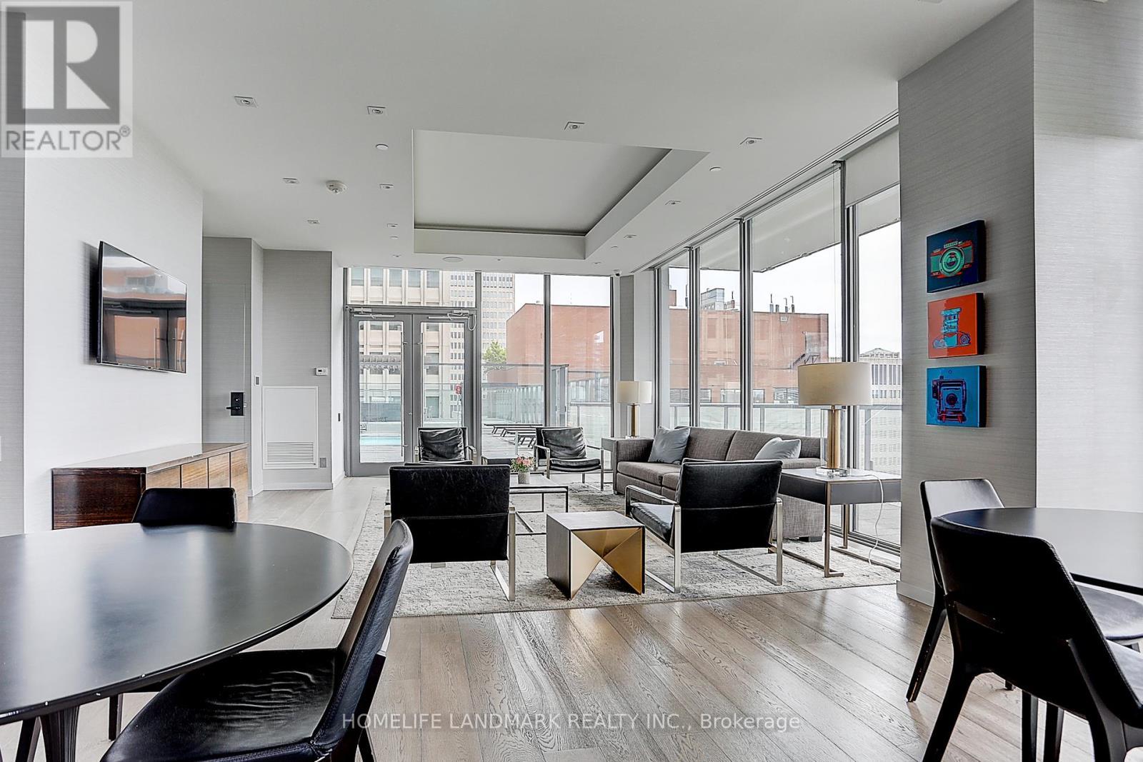 1909 - 57 St Joseph Street, Toronto, ON - Indoor Photo Showing Dining Room