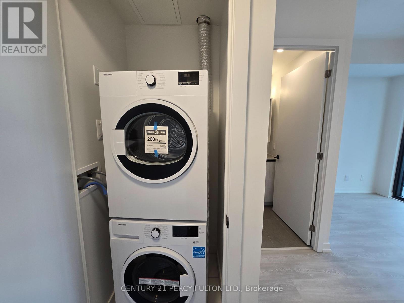 1709 - 35 Parliament Street, Toronto, ON - Indoor Photo Showing Laundry Room