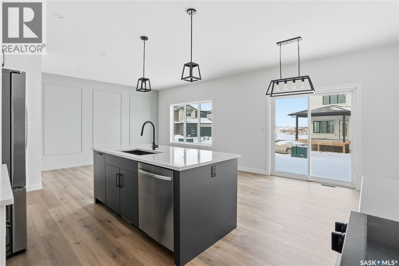 211 Sharma Lane, Saskatoon, SK - Indoor Photo Showing Kitchen With Upgraded Kitchen