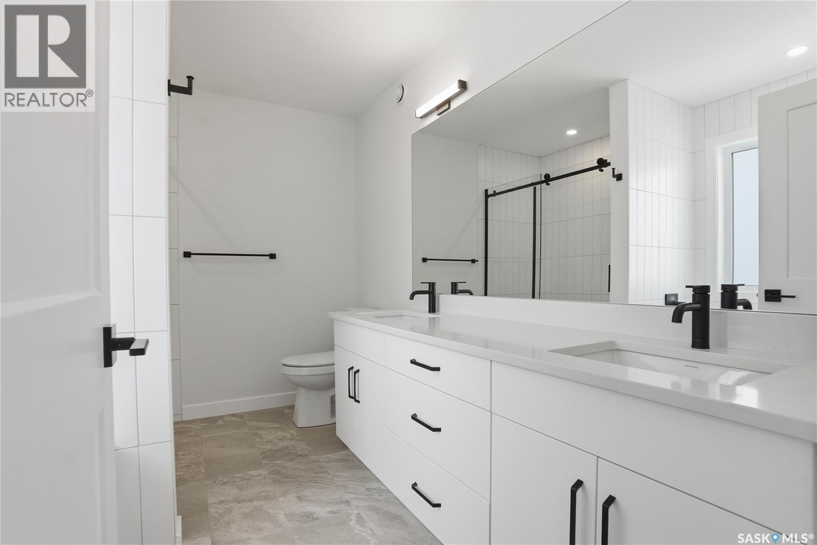 211 Sharma Lane, Saskatoon, SK - Indoor Photo Showing Bathroom