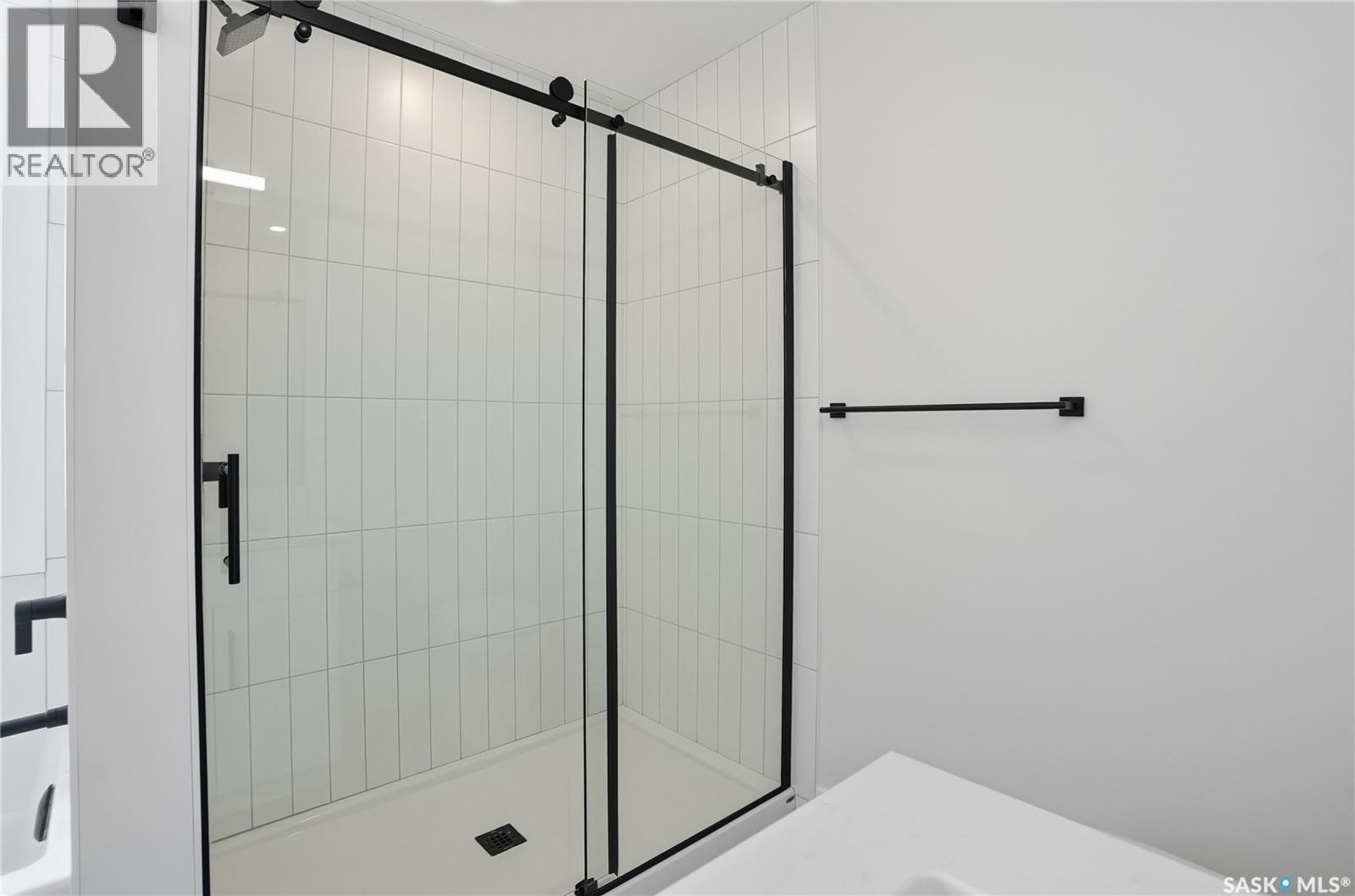 211 Sharma Lane, Saskatoon, SK - Indoor Photo Showing Bathroom