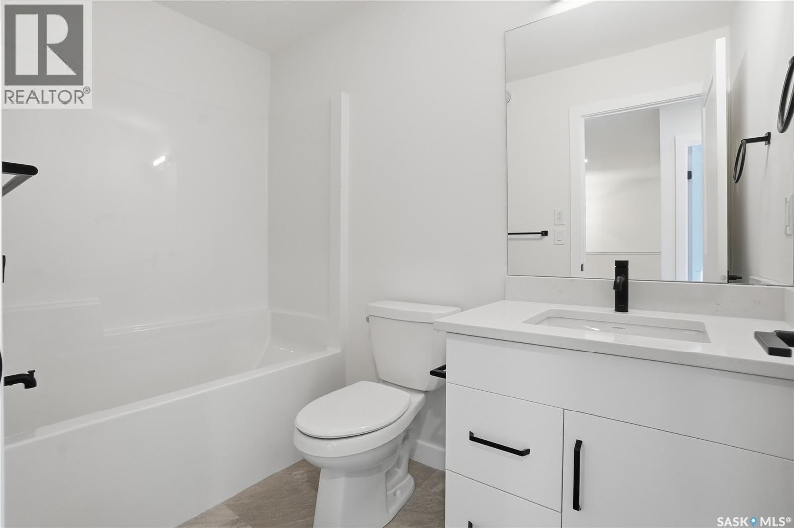 211 Sharma Lane, Saskatoon, SK - Indoor Photo Showing Bathroom