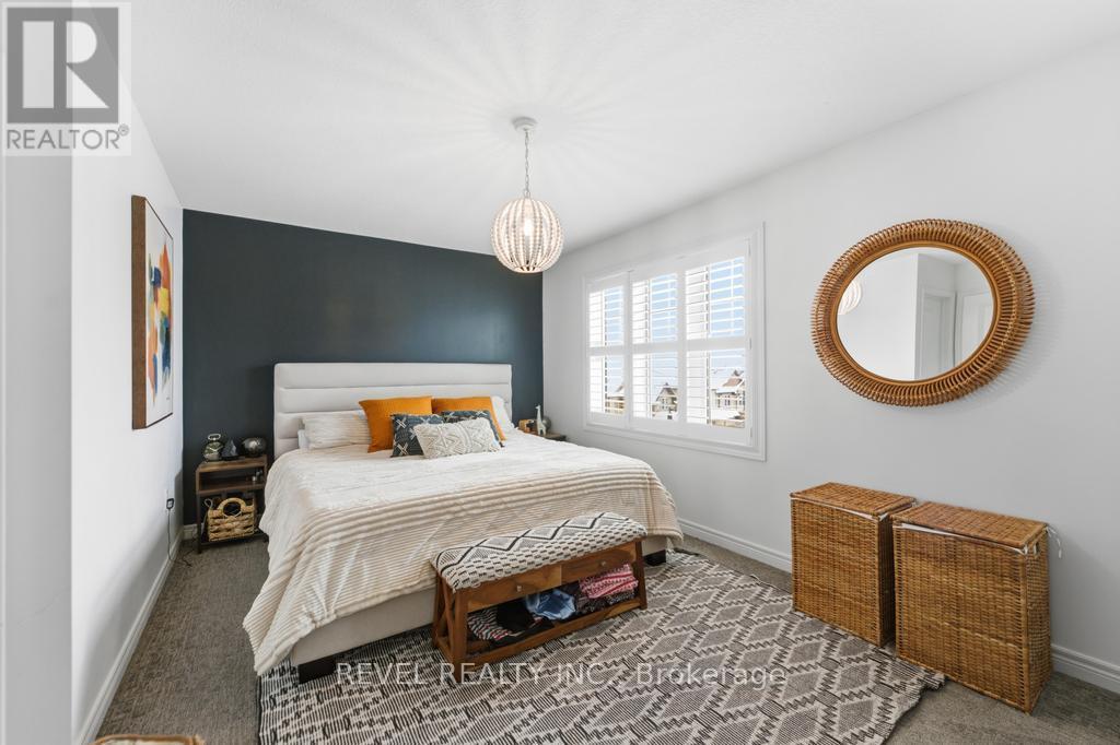 33 Barley Lane, Hamilton, ON - Indoor Photo Showing Bedroom