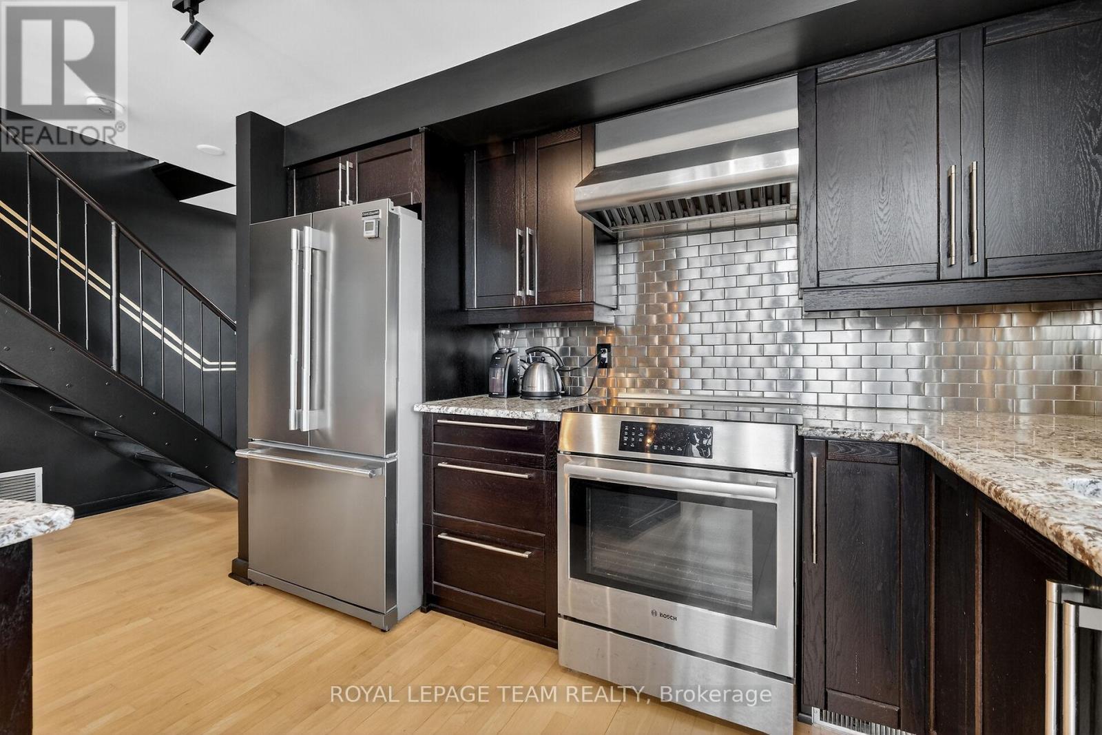 306 - 29 Main Street, Ottawa, ON - Indoor Photo Showing Kitchen With Stainless Steel Kitchen With Upgraded Kitchen