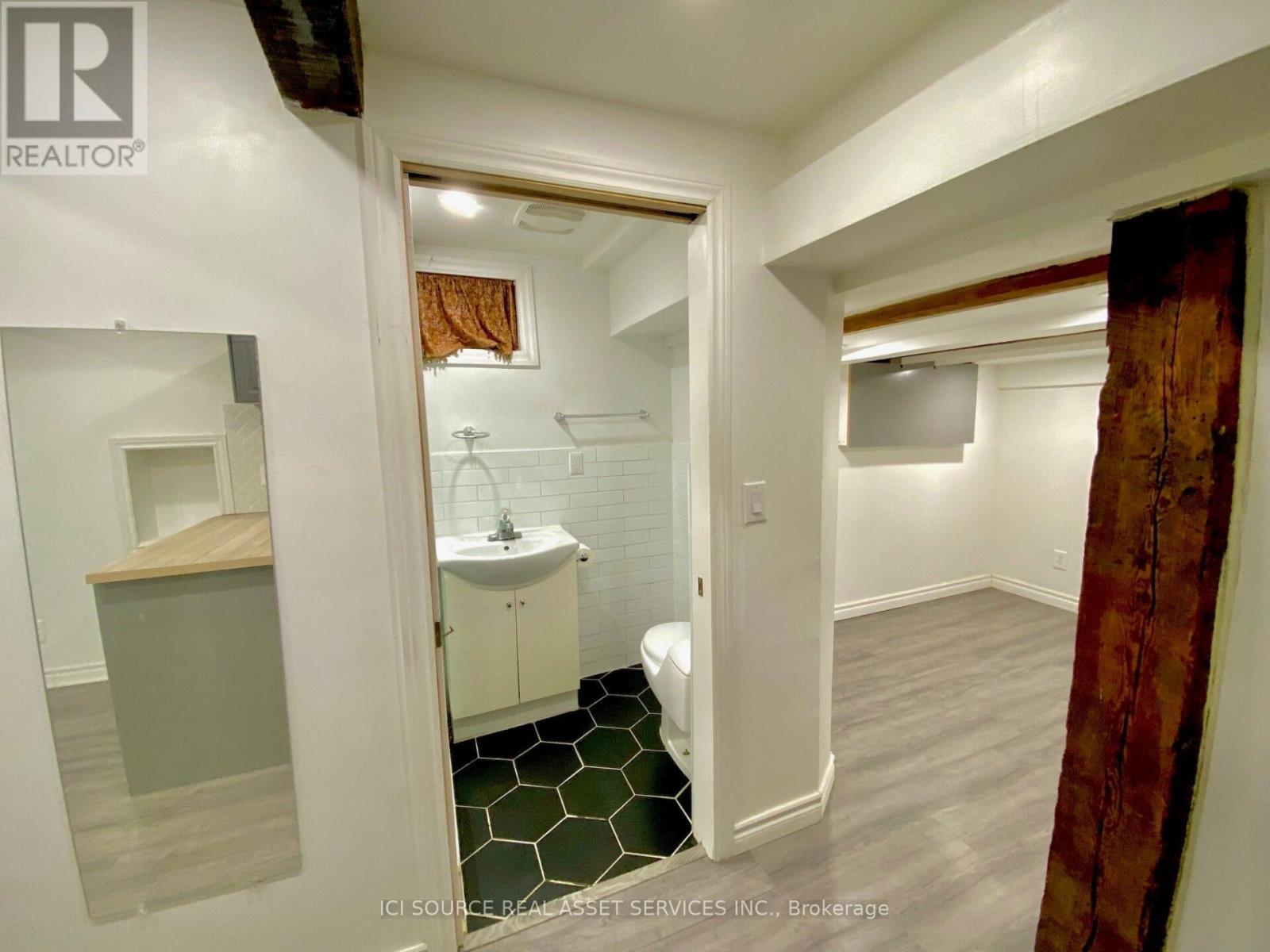 6 - 486 Clinton Street, Toronto, ON - Indoor Photo Showing Other Room