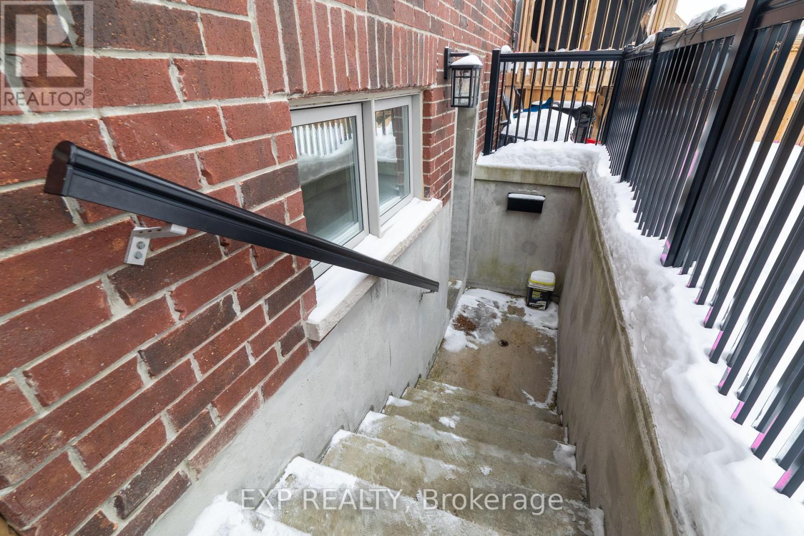 Walk Up - 38 Busato Drive, Whitchurch-Stouffville, ON - Outdoor