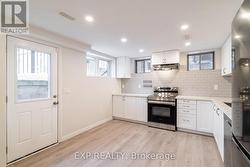 Kitchen & Entrance -