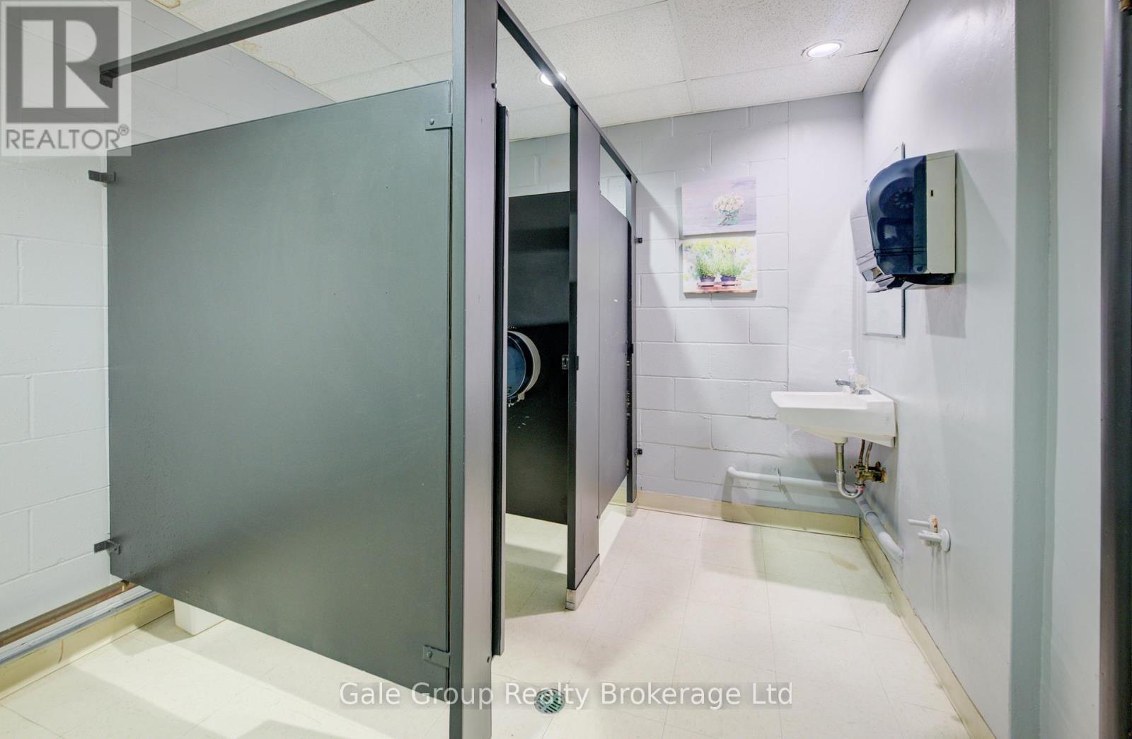 220 Springbank Avenue N, Woodstock (Woodstock - North), ON