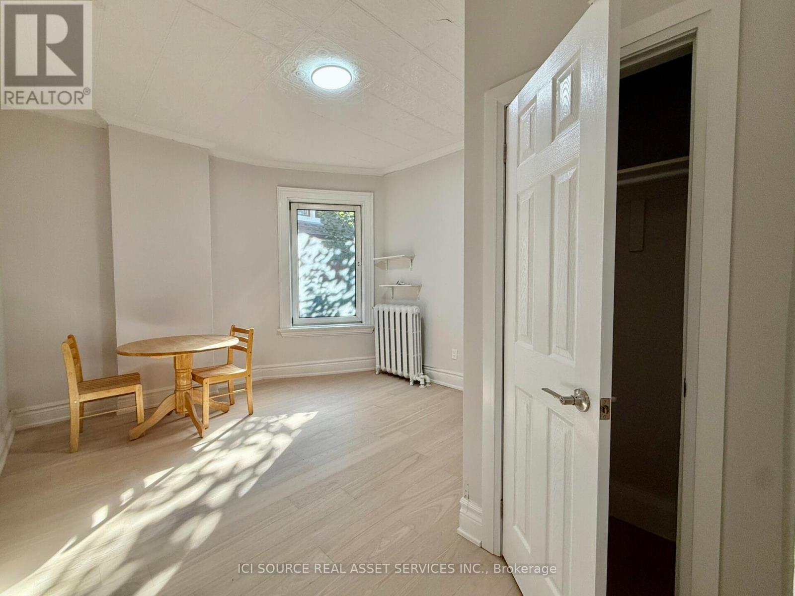 2 - 2 Bellwoods Park, Toronto, ON - Indoor Photo Showing Other Room