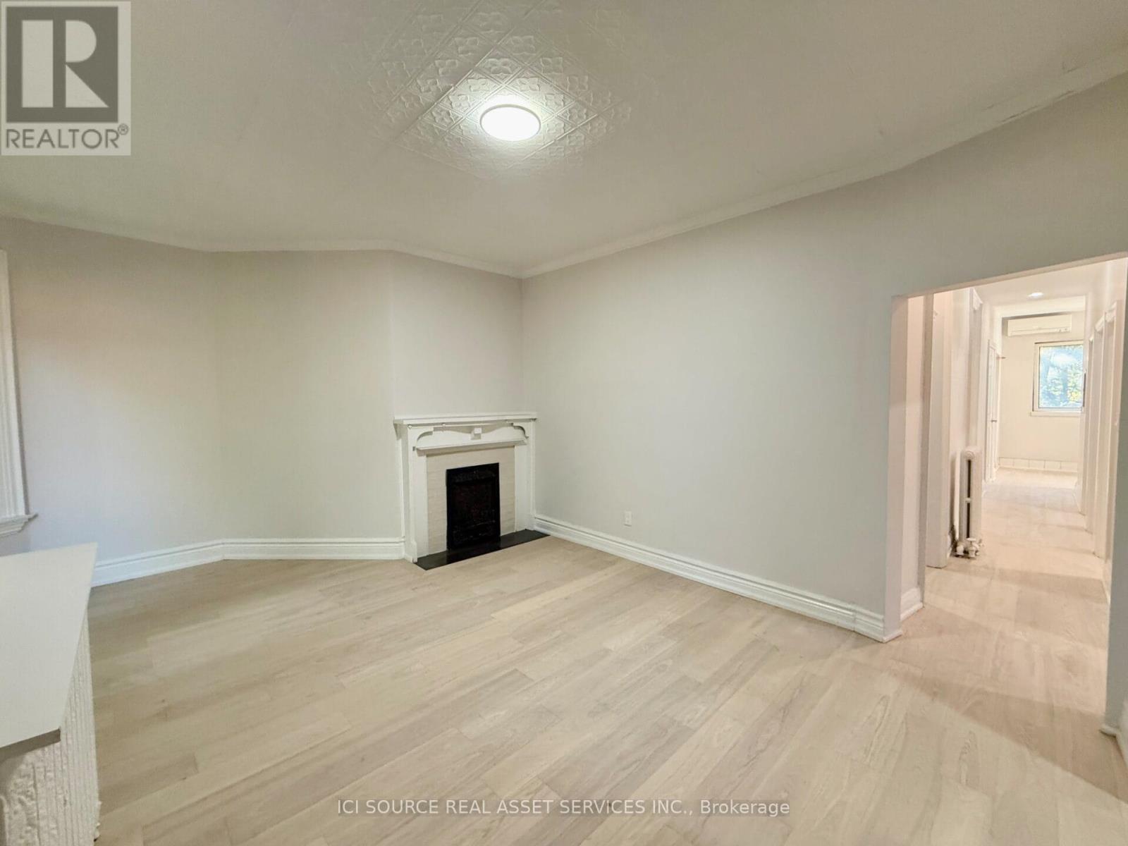 2 - 2 Bellwoods Park, Toronto, ON - Indoor Photo Showing Other Room