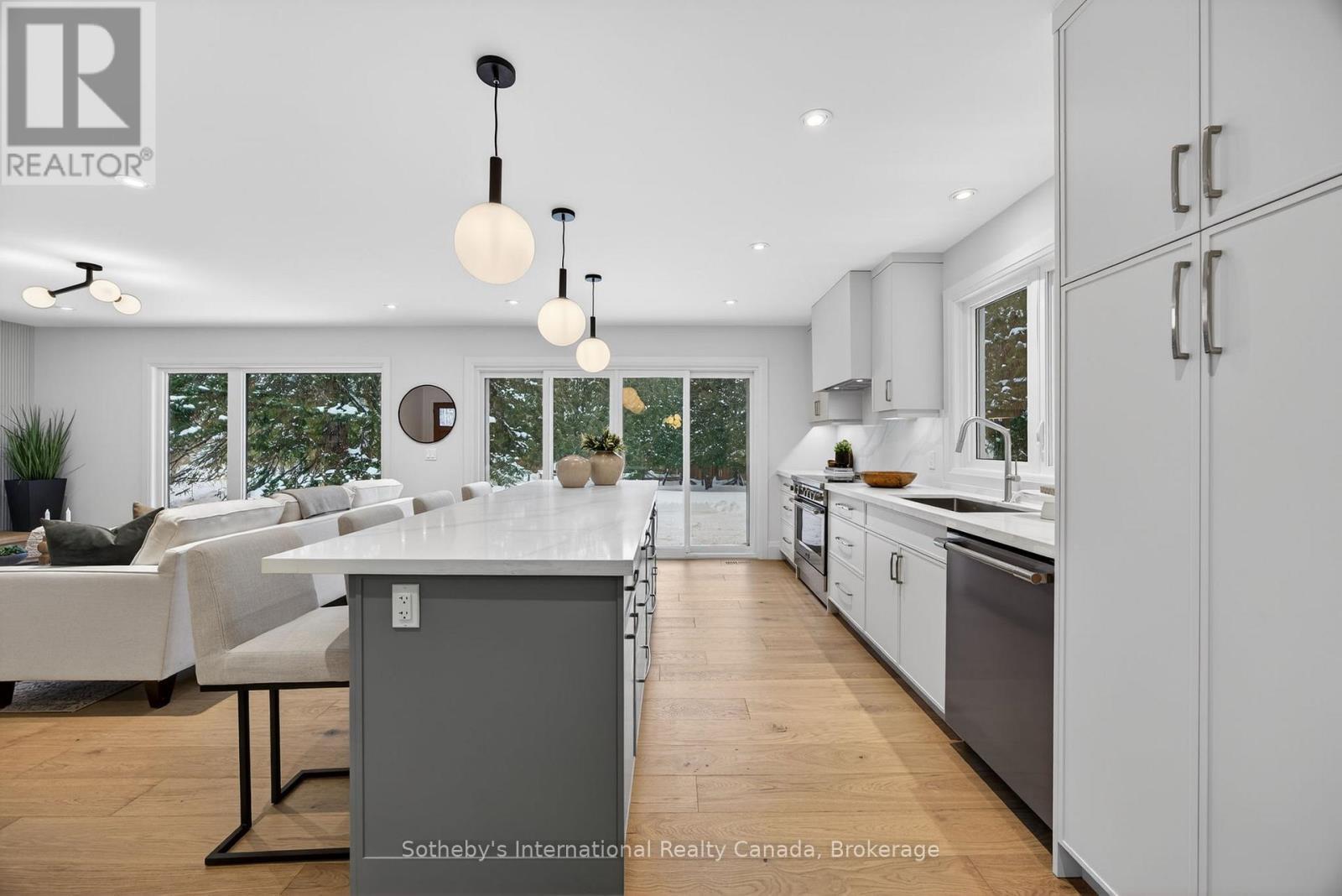 111 Patricia Drive, Blue Mountains, ON - Indoor Photo Showing Kitchen
