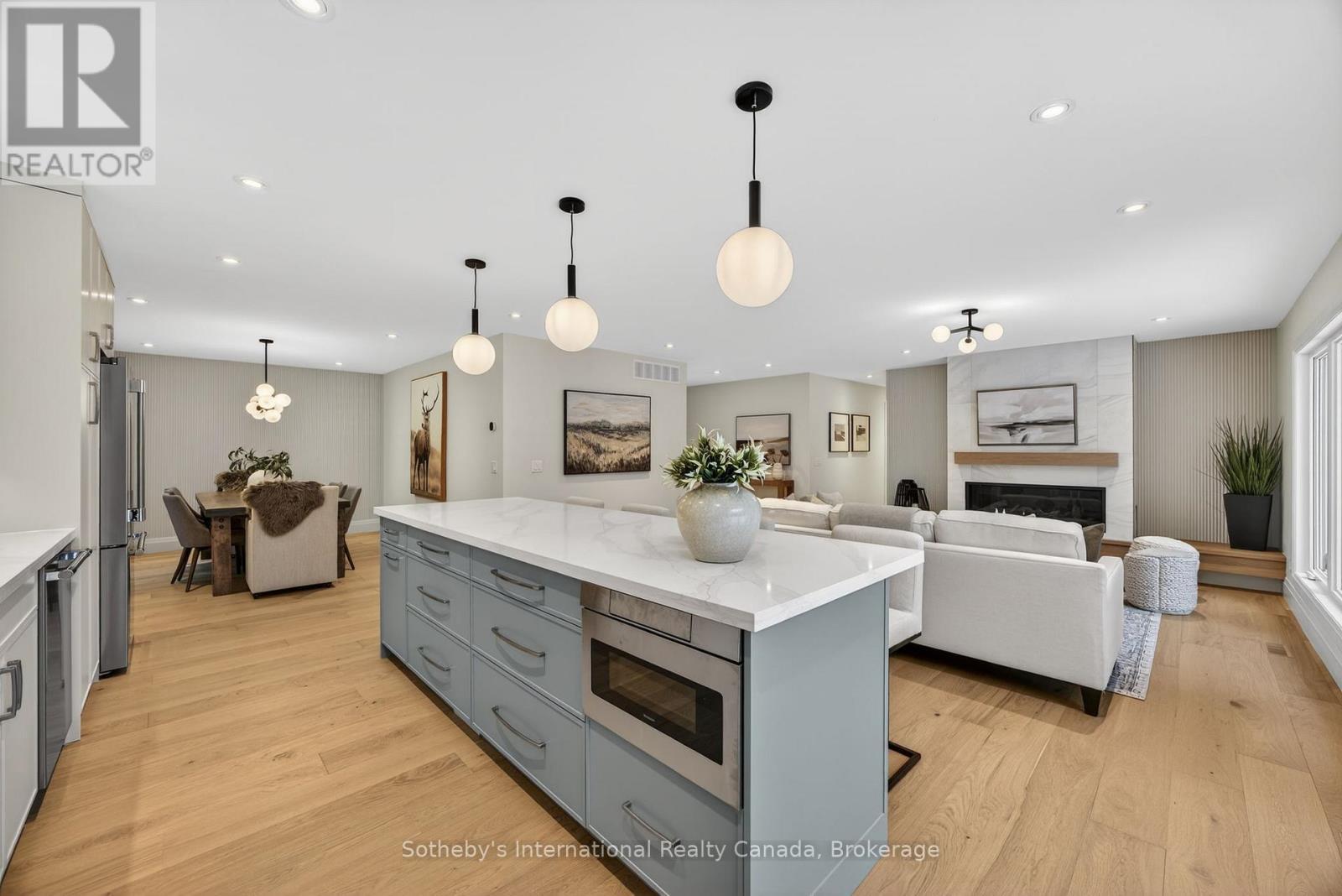 111 Patricia Drive, Blue Mountains, ON - Indoor With Fireplace