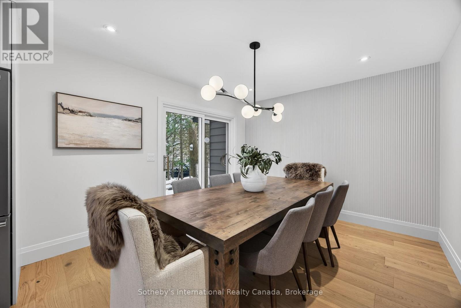 111 Patricia Drive, Blue Mountains, ON - Indoor Photo Showing Dining Room