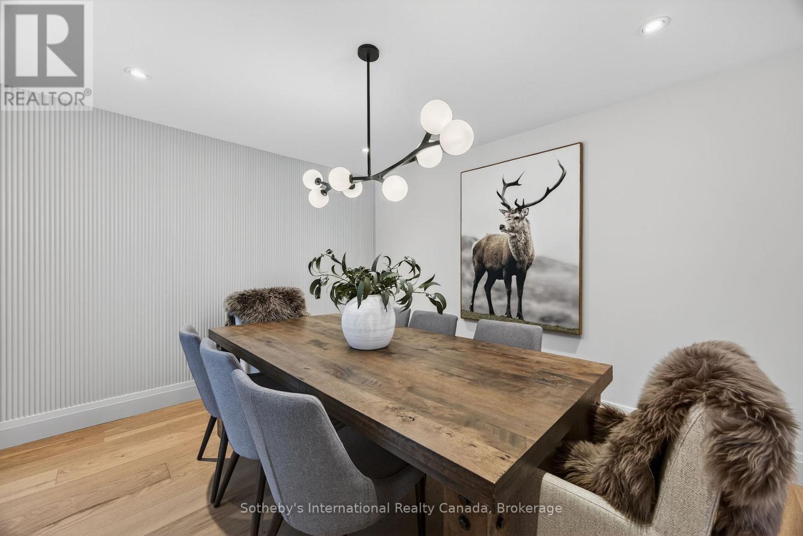 111 Patricia Drive, Blue Mountains, ON - Indoor Photo Showing Dining Room