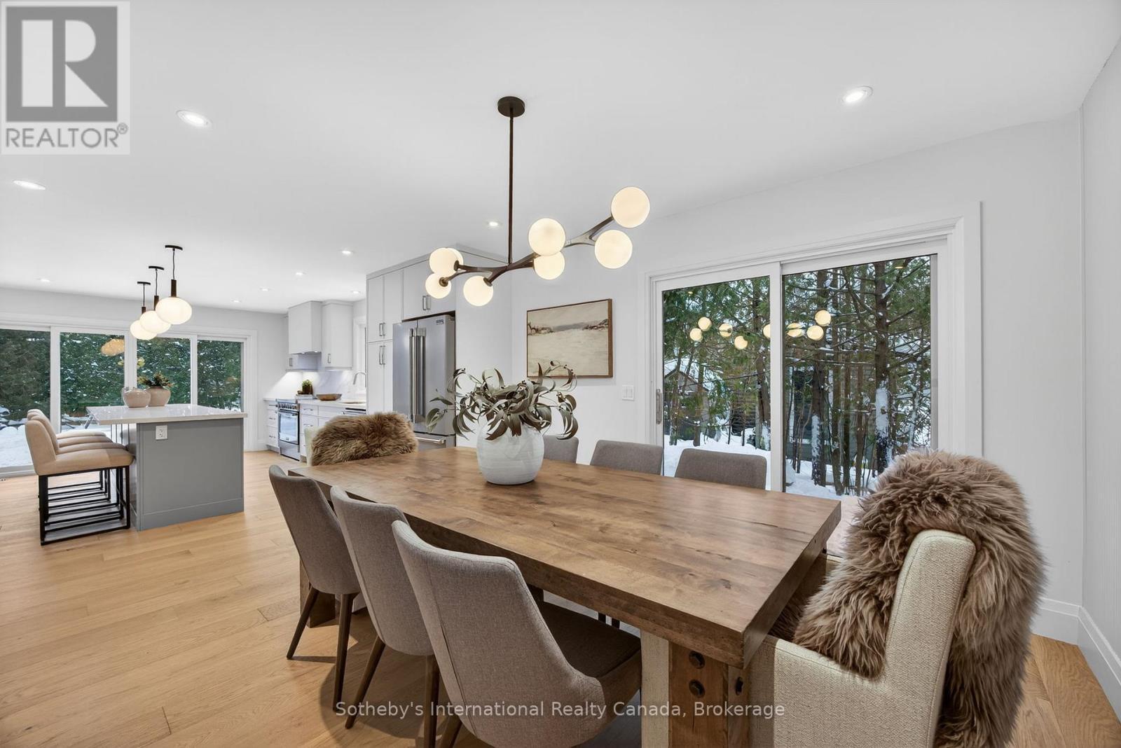 111 Patricia Drive, Blue Mountains, ON - Indoor Photo Showing Dining Room
