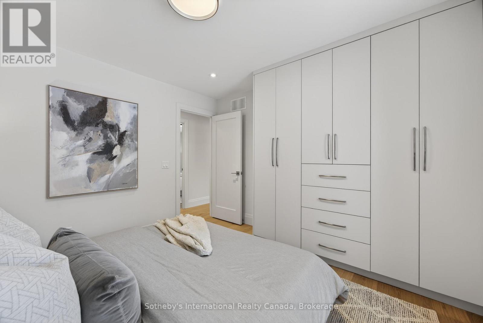 111 Patricia Drive, Blue Mountains, ON - Indoor Photo Showing Bedroom