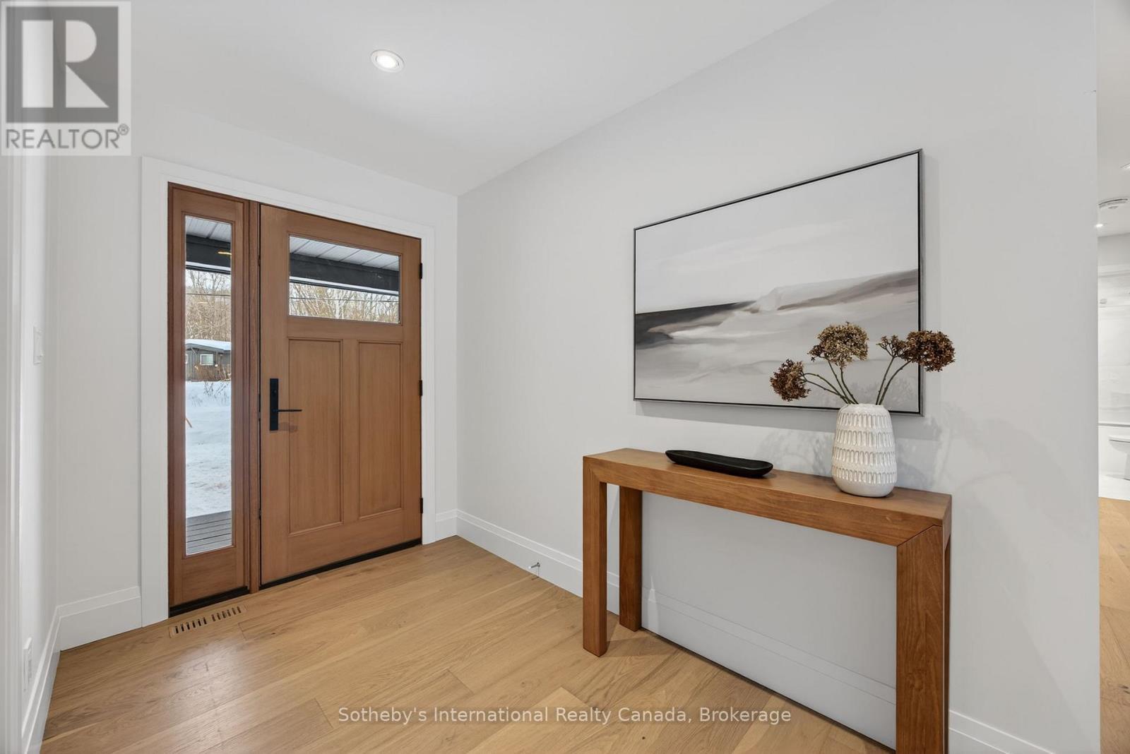 111 Patricia Drive, Blue Mountains, ON - Indoor Photo Showing Other Room