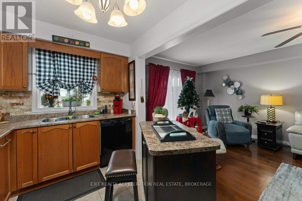 50 Beverly Street, Greater Napanee (Greater Napanee), ON - Indoor Photo Showing Kitchen