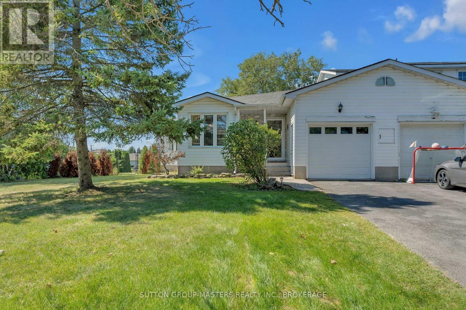 71 Davey Crescent, Loyalist (Amherstview), ON - Outdoor