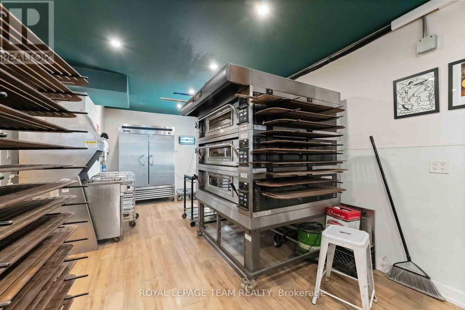 806 March Road E, Ottawa, ON