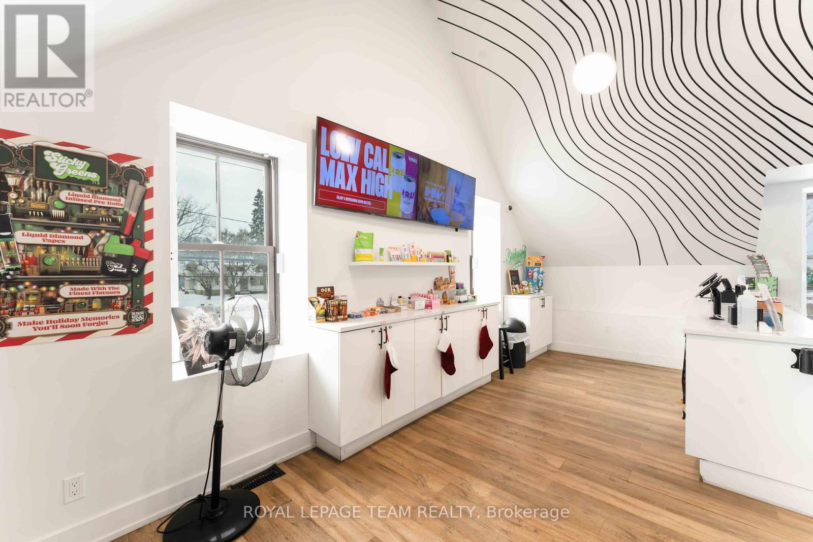 806 March Road E, Ottawa, ON