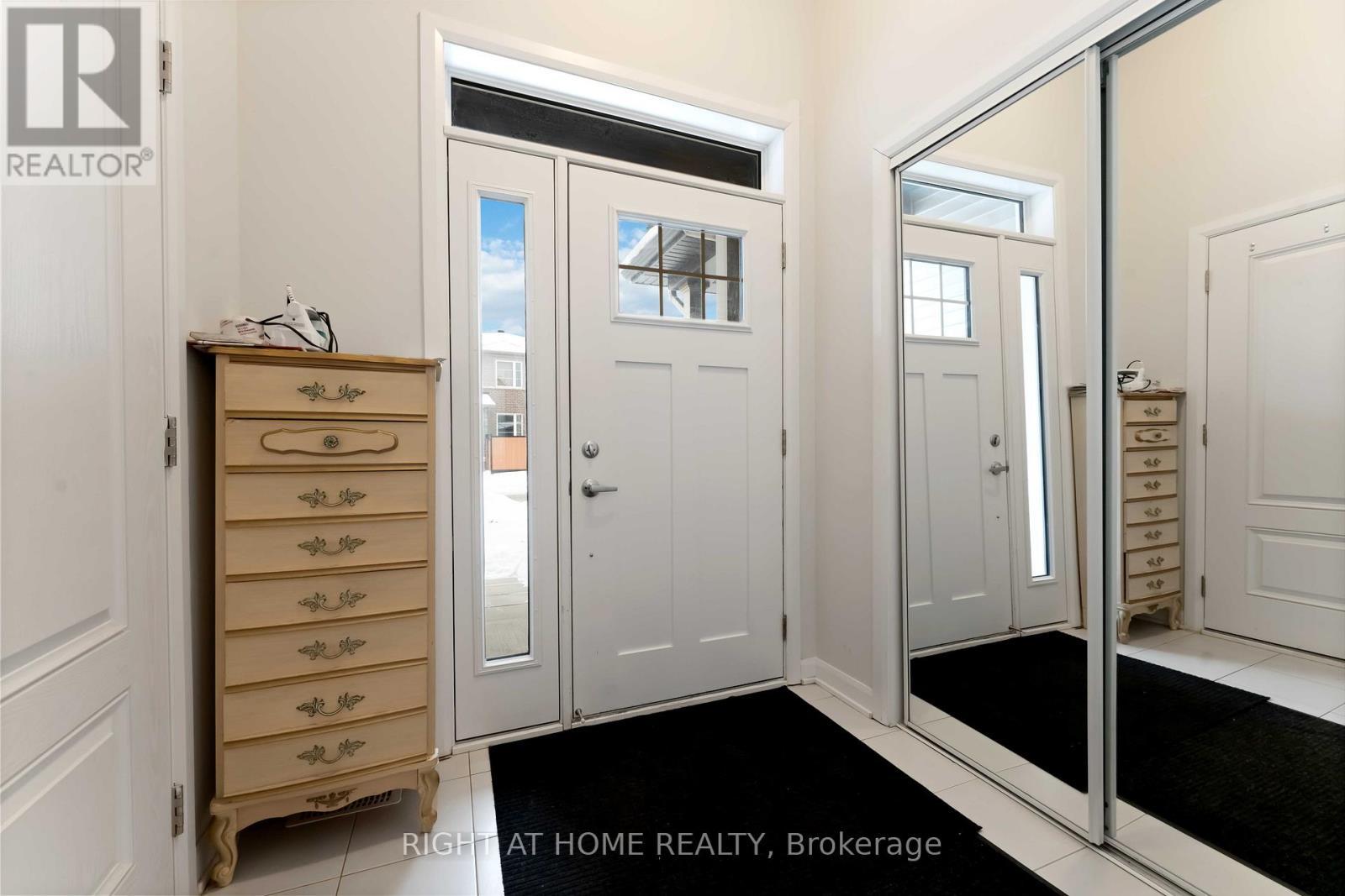 1022 Ballyhale Heights, Ottawa, ON - Indoor Photo Showing Other Room