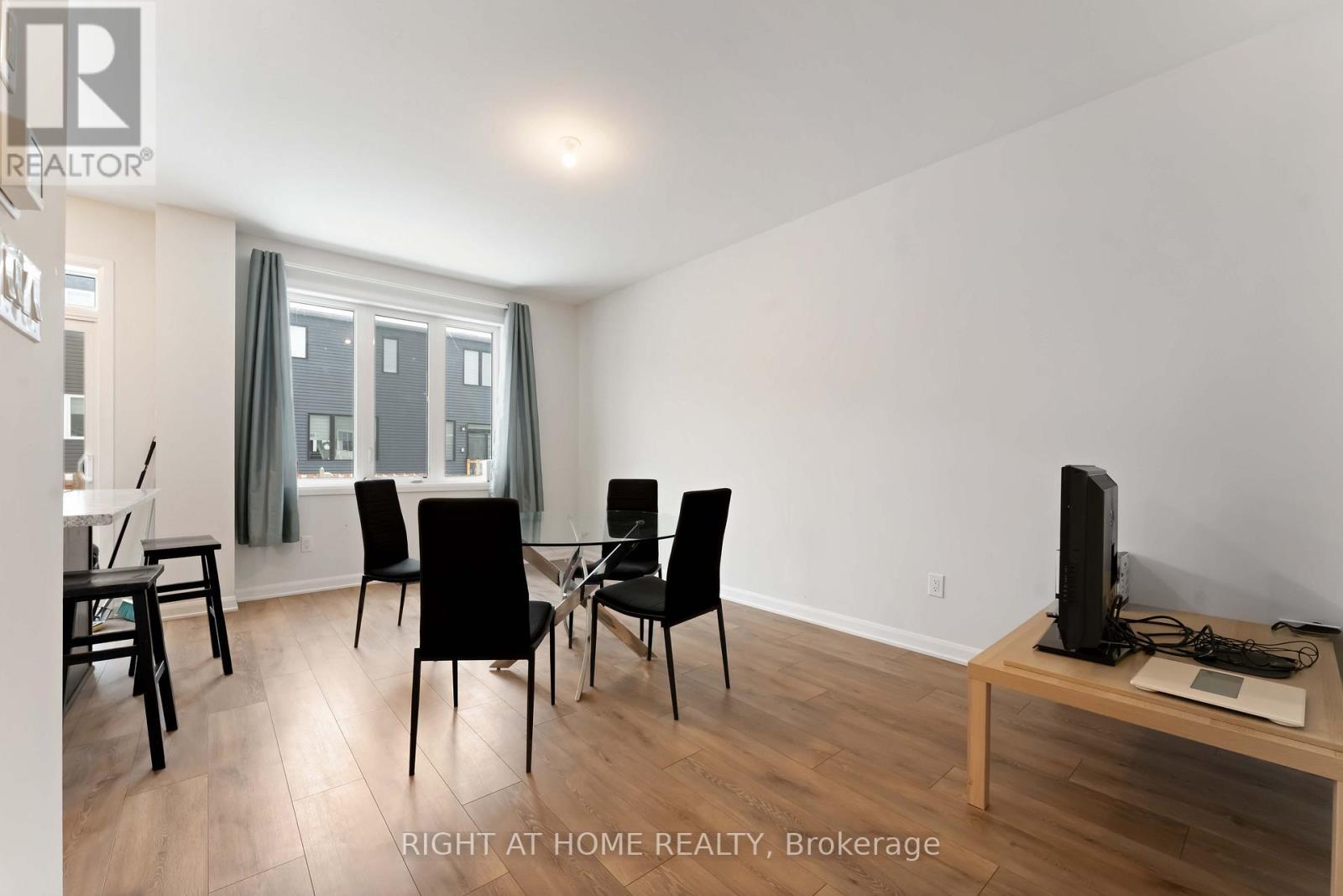 1022 Ballyhale Heights, Ottawa, ON - Indoor Photo Showing Dining Room