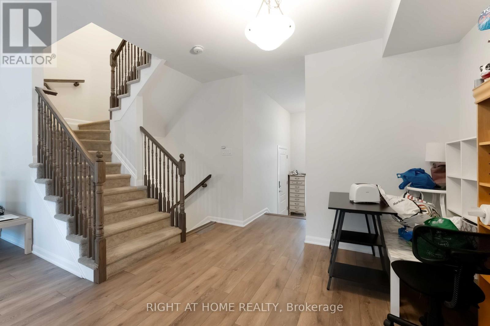 1022 Ballyhale Heights, Ottawa, ON - Indoor Photo Showing Other Room