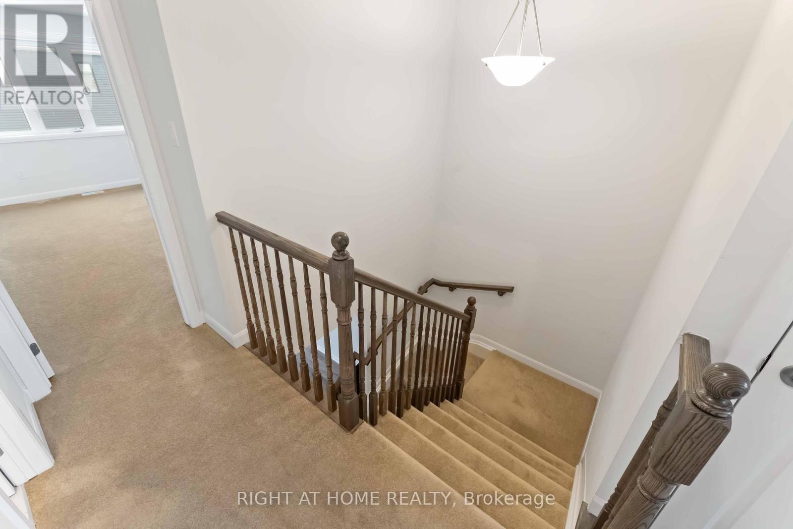 1022 Ballyhale Heights, Ottawa, ON - Indoor Photo Showing Other Room