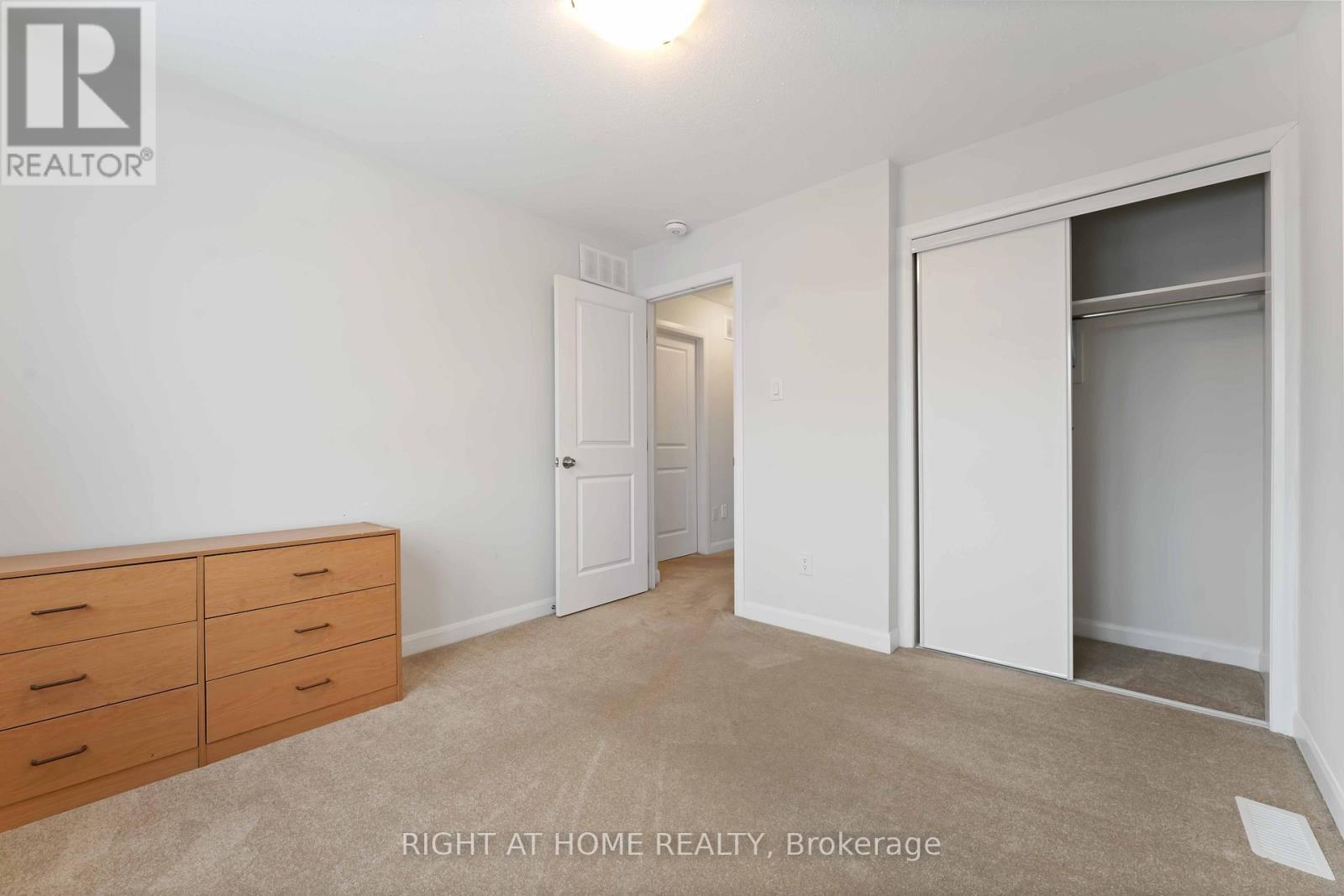 1022 Ballyhale Heights, Ottawa, ON - Indoor