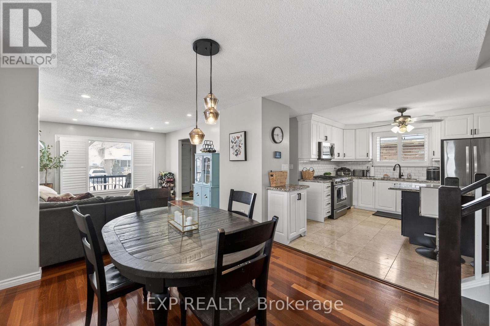 431 Rexford Drive, Hamilton (Randall), ON - Indoor Photo Showing Dining Room